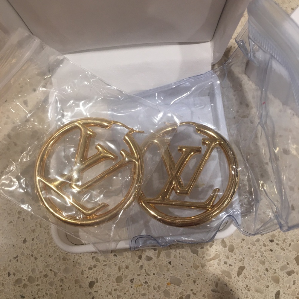 Fashion earrings